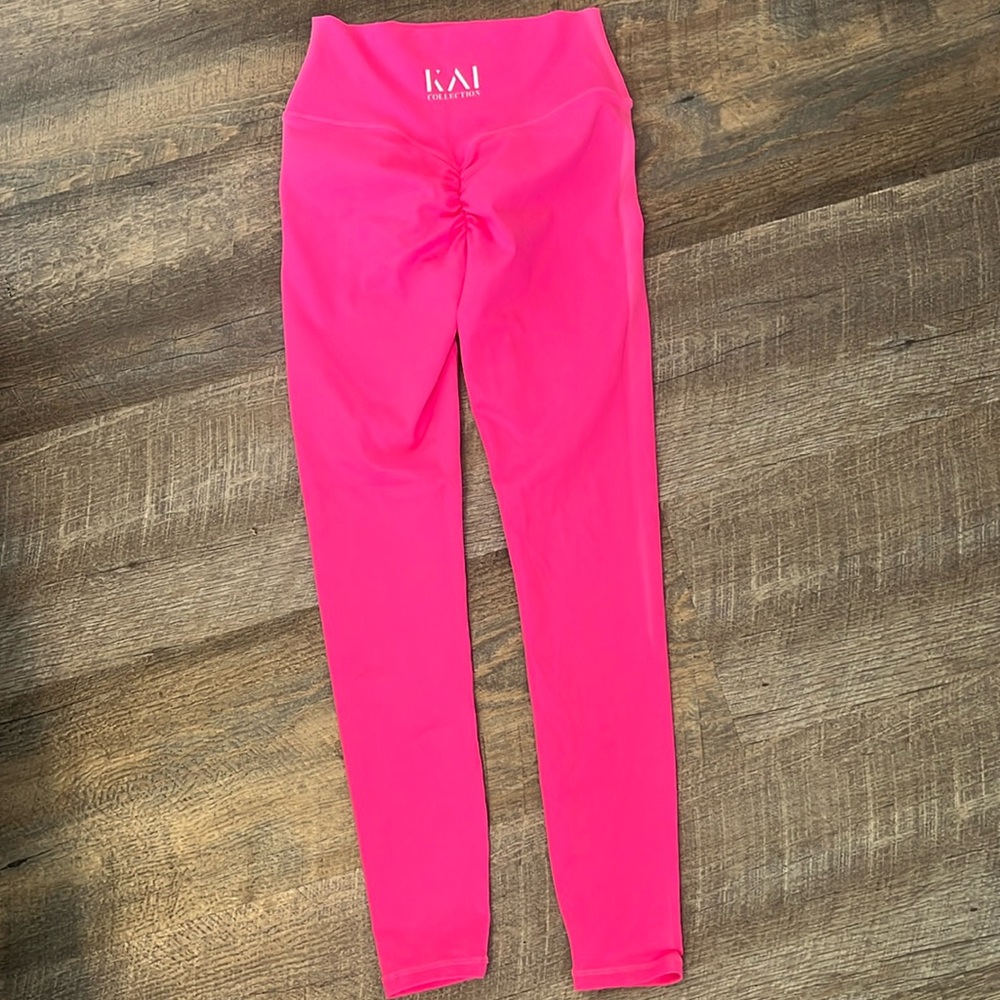 Kalli Collection High-Waist Scrunch Leggings - Hot Pink